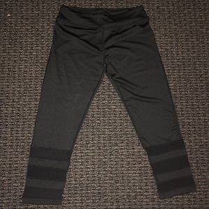 never worn cropped leggings with mesh detail